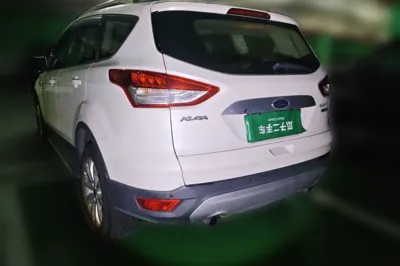 Ford Kuga 2015, 156800 км, за 3839 USD
