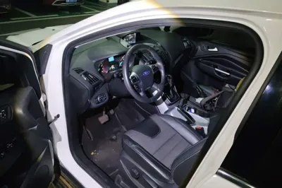 Ford Kuga 2015, 156800 км, за 3839 USD - фото 16