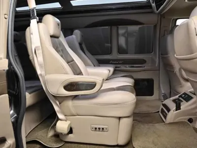Chevrolet Express Van 2018, 82699 км, за 19450.97 USD - фото 11