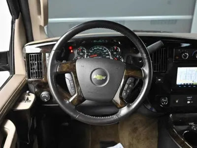 Chevrolet Express Van 2018, 82699 км, за 19450.97 USD - фото 12