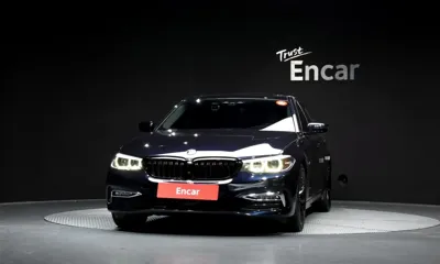 BMW 5-Series 2018, 71596 км, за 16121.69 USD