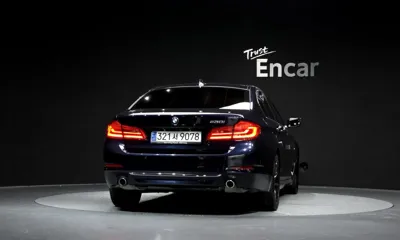 BMW 5-Series 2018, 71596 км, за 16121.69 USD
