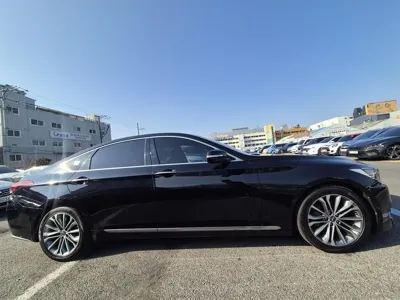 Hyundai Genesis 2016, 155152 км, за 7811.47 USD