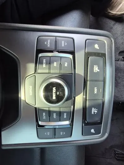 Hyundai Genesis 2016, 155152 км, за 7811.47 USD - фото 19