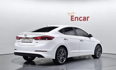 Hyundai Avante 2016, 133983 км, за 5655.59 USD