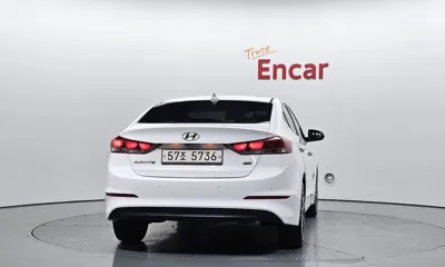 Hyundai Avante 2016, 133983 км, за 5655.59 USD