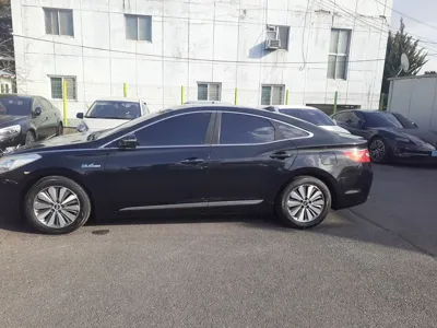 Hyundai Grandeur 2015, 193084 км, за 3512.88 USD