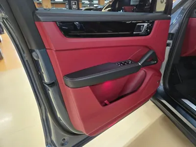 Porsche Cayenne 2020, 35854 км, за 56622.47 USD - фото 7