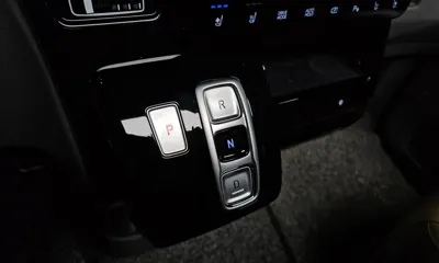 Hyundai Staria 2023, 107671 км, за 22267.46 USD - фото 9