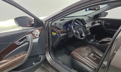 Hyundai Grandeur 2016, 177195 км, за 4495.12 USD - фото 10