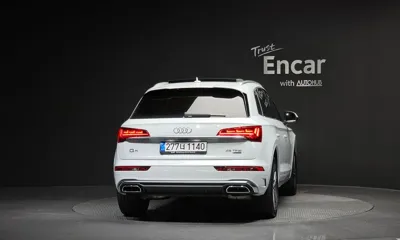 Audi Q5 2023, 40136 км, за 26977.82 USD