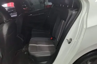Volkswagen Golf 2023, 19900 км, за 17388 USD - фото 20