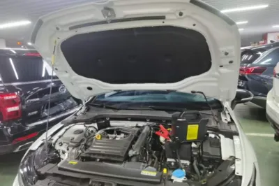 Volkswagen Golf 2023, 19900 км, за 17388 USD - фото 24