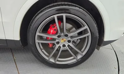 Porsche Cayenne 2019, 92385 км, за 34521.19 USD