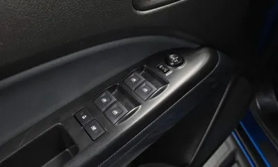 ChevroletGMDaewoo Colorado 2022, 120605 км, за 12312.71 USD - фото 27