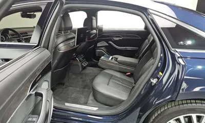 Audi A8 2022, 40865 км, за 48607.44 USD - фото 11