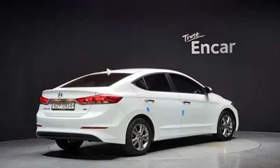 Hyundai Avante 2016, 123578 км, за 5710.91 USD