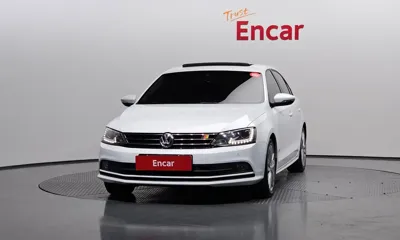 Volkswagen Jetta 2016, 95036 км, за 5616.12 USD