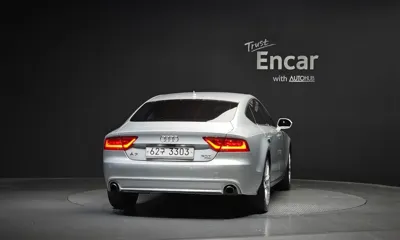 Audi A7 2013, 127555 км, за 4463.7 USD