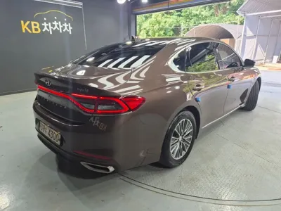 Hyundai Grandeur 2018, 89401 км, за 9446.26 USD