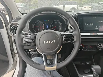 Kia kx1 Stonic 2021, 25800 км, за 11543 USD - фото 14