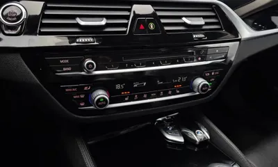 BMW 5-Series 2019, 65104 км, за 14637.02 USD - фото 17