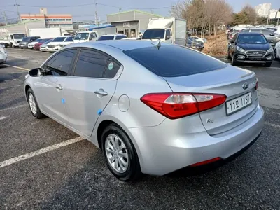 Kia K3 2015, 104106 км, за 3733.07 USD