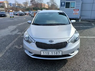 Kia K3 2015, 104106 км, за 3733.07 USD