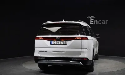 Kia Canival 2021, 126917 км, за 15688.59 USD
