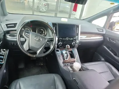 Toyota Alphard 2021, 40000 км, за 82338 USD