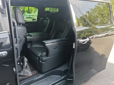 Toyota Alphard 2021, 40000 км, за 82338 USD