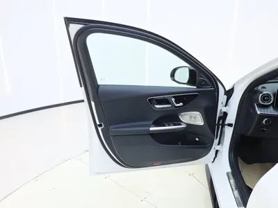 Mercedes-Benz C-Class 2024, 11900 км, за 34823.96 USD - фото 11