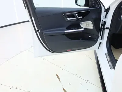 Mercedes-Benz C-Class 2024, 11900 км, за 34823.96 USD - фото 24