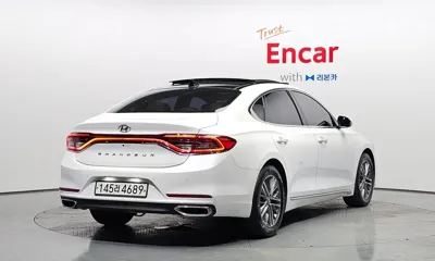 Hyundai Grandeur 2018, 104389 км, за 9246.59 USD