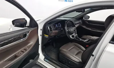 Hyundai Grandeur 2018, 104389 км, за 9246.59 USD - фото 11