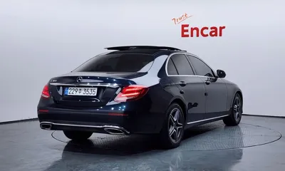 Mercedes-Benz E-Class 2017, 93650 км, за 13112.57 USD