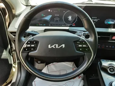 Kia EV6 2023, 87326 км, за 8443 USD - фото 11