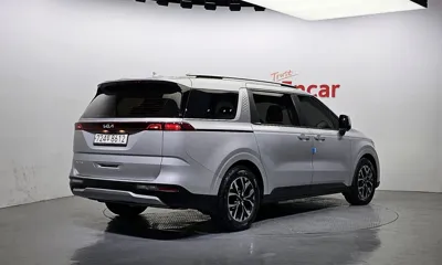 Kia Canival 2023, 59271 км, за 17079.46 USD