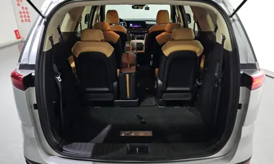 Kia Canival 2023, 59271 км, за 17079.46 USD - фото 20