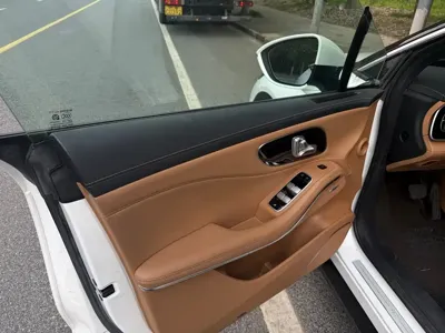 Roewe Feifan R7 2023, 23000 км, за 9140.7 USD