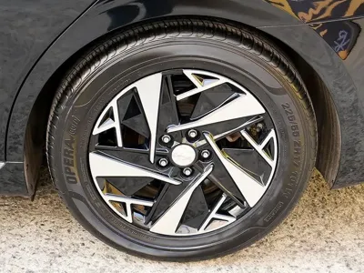 Hyundai Grandeur 2023, 76894 км, за 16872.97 USD