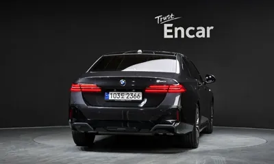 BMW 5-Series 2024, 20722 км, за 37127.06 USD