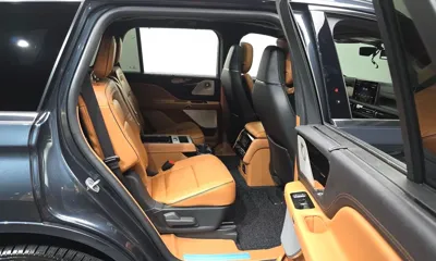 Lincoln Aviator 2022, 16751 км, за 37547.59 USD - фото 12