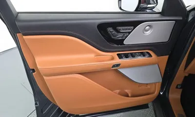 Lincoln Aviator 2022, 16751 км, за 37547.59 USD - фото 24
