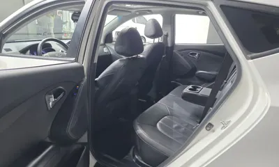 Hyundai Tucson 2013, 112887 км, за 3875.46 USD - фото 11