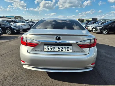 Lexus ES 2017, 282390 км, за 10093.11 USD