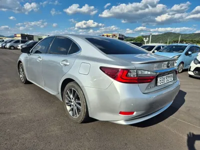 Lexus ES 2017, 282390 км, за 10093.11 USD - фото 6