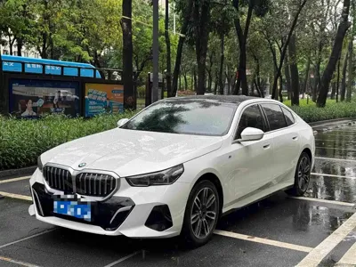 BMW 5 Series · 2024 год