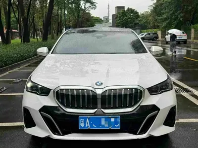 BMW 5 Series 2024, 60000 км, за 32341.93 USD