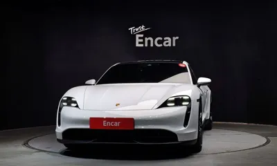 Porsche Taycan 2024, 19059 км, за 89857.93 USD